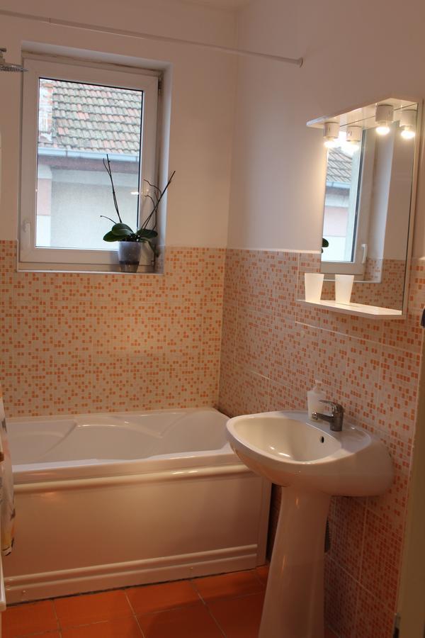 Aqua Apartments Satu Mare Bagian luar foto